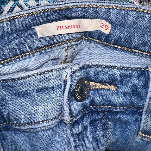 711 Light Wash Skinny Jeans - Picture 7 of 8